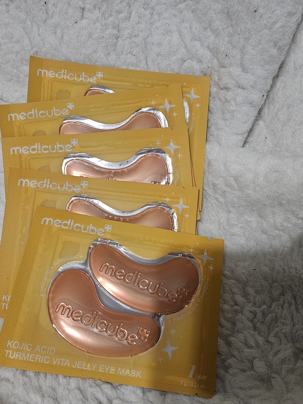 Medicube Turmeric Jelly Eye Mask – Rose Gold Hydrating Patches